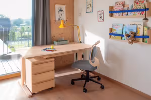 Growing with Your Child: The Natural Kids Desk and Chair from TEAM 7