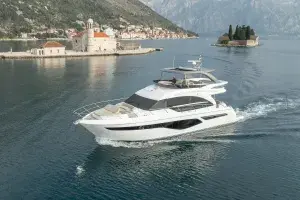 Luxury Yacht Experience Enhanced with Comprehensive Technical Orientation and Premium Features