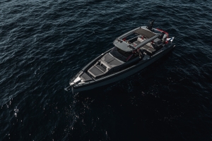 BRABUS Marine Unveils the Phantom Gray Signature Edition of the BRABUS Shadow 1000 Superboat
