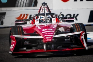 Nissan Formula E Team Shows Promise in Dramatic São Paulo Season Opener Despite Penalties