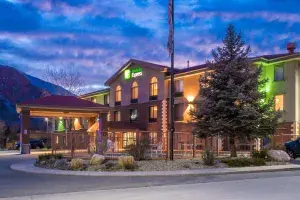 Nightcap Management Expands Portfolio with Acquisition of Two Premier Hotels in Glenwood Springs, Colorado