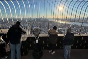 AI-Driven Ticket Prices: Attractions Now Charging More, Minute-by-Minute