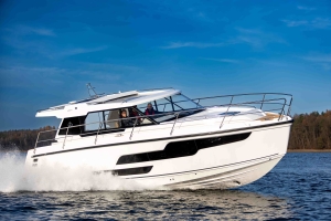 Aquador Launches the 400HT: A New Era of Spacious Luxury and Freedom on the Water