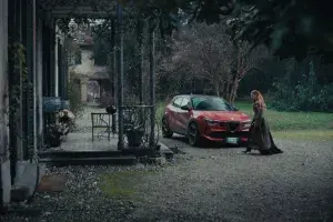 Alfa Romeo and Noemi Ignite Passion in “Se t’innamori muori” Music Video
