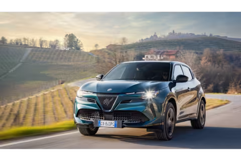 Alfa Romeo Launches Junior Ibrida Q4: Redefining Efficiency and All-Wheel Drive Performance for Everyday Drivers