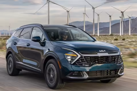 2025 Kia Sportage Hybrid Earns Top Spot in Cars.com’s Best Hybrids for the Money