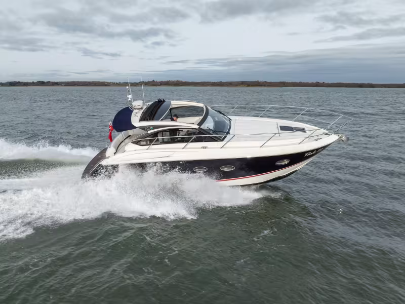 PRINCESS V39 OFFERS LUXURY PERFORMANCE IN A COMPACT PACKAGE