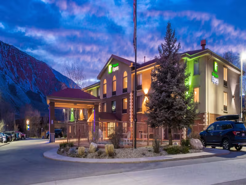 Nightcap Management Expands Portfolio with Acquisition of Two Premier Hotels in Glenwood Springs, Colorado