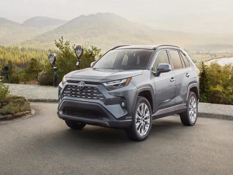 Tackle Everyday Streets and Weekend Retreats in the 2025 Toyota RAV4