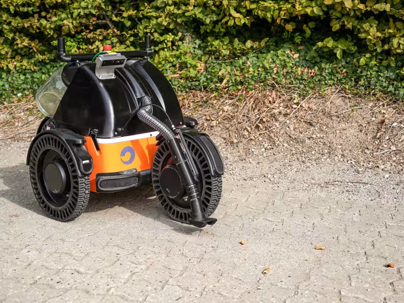 Telekom's 'Butty' Robot: A Smart Solution for Cleaner Cities