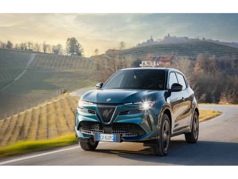 Alfa Romeo Launches Junior Ibrida Q4: Redefining Efficiency and All-Wheel Drive Performance for Everyday Drivers