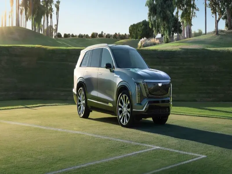 Cadillac VISTIQ: A Luxurious, High-Performance Electric SUV Redefining Family Travel