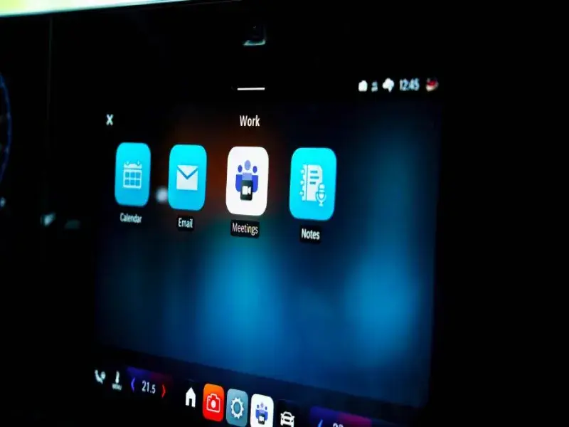 Mercedes-Benz Takes In-Car Productivity to the Next Level with Microsoft Integration