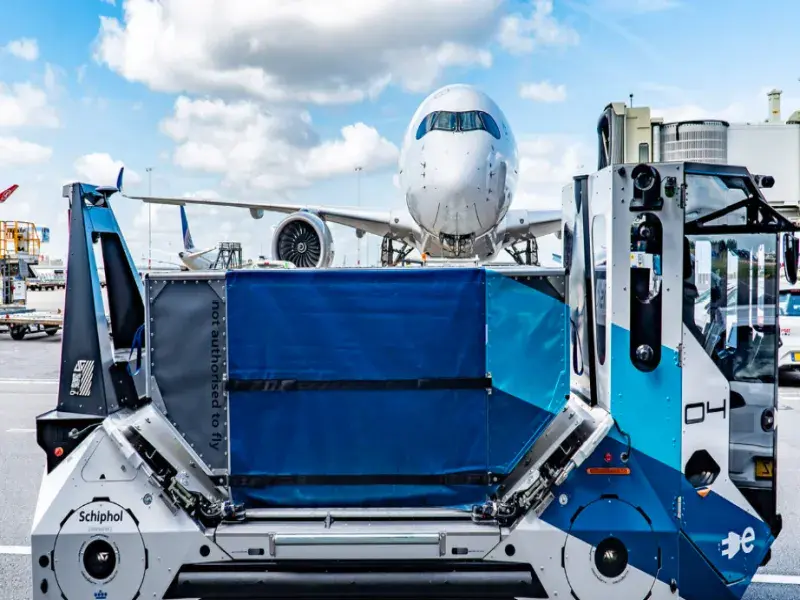 Royal Schiphol Group Revolutionizes Baggage Handling with Autonomous Auto-DollyTug