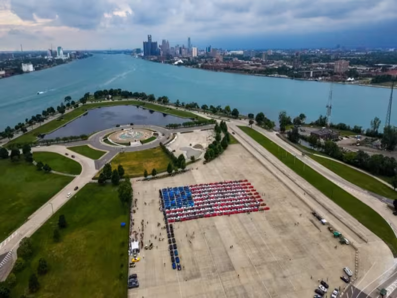 One Corvette Fan Turned Flag Day Into a 300-Car Tribute on Belle Isle