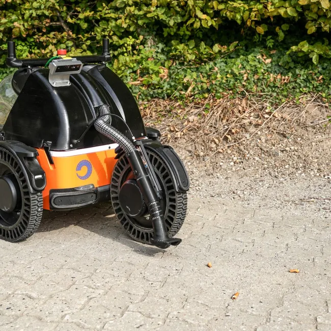 Telekom's 'Butty' Robot: A Smart Solution for Cleaner Cities