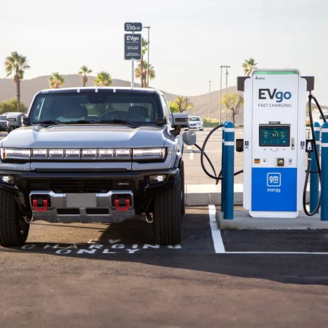 EVgo and GM Celebrate Milestone: 2,000 Public Fast Charging Stalls Now Available in the US