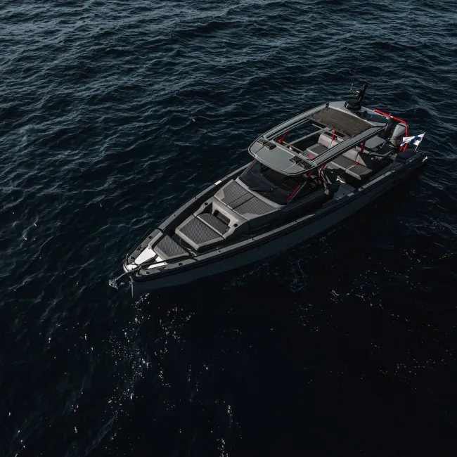 BRABUS Marine Unveils the Phantom Gray Signature Edition of the BRABUS Shadow 1000 Superboat